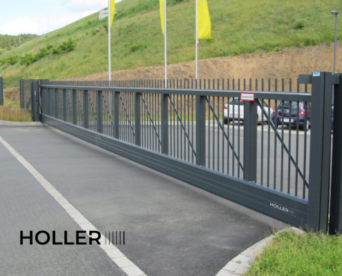 BALU schräglaufendes 16 m Aluminiumschiebetor freitragend
